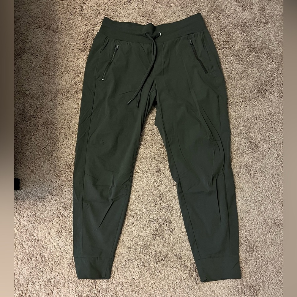 Athleta Women’s Trekki Jogger Pants